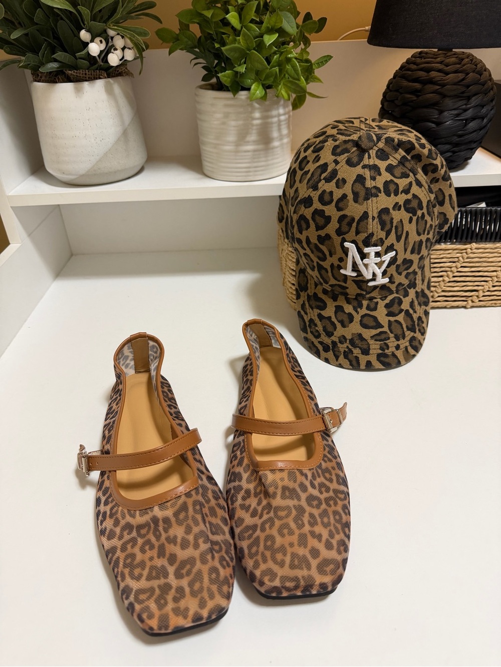 Mesh Leopard Print Mary Jane Flats Sz 9, New
